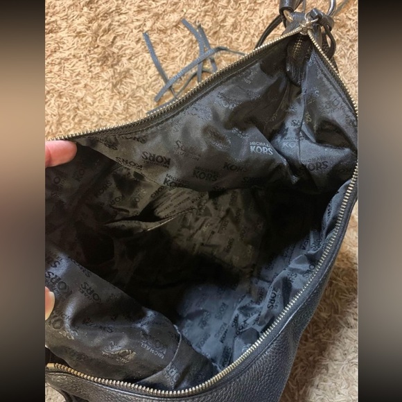 Michael Kors hobo bag with fringe - Picture 3 of 3